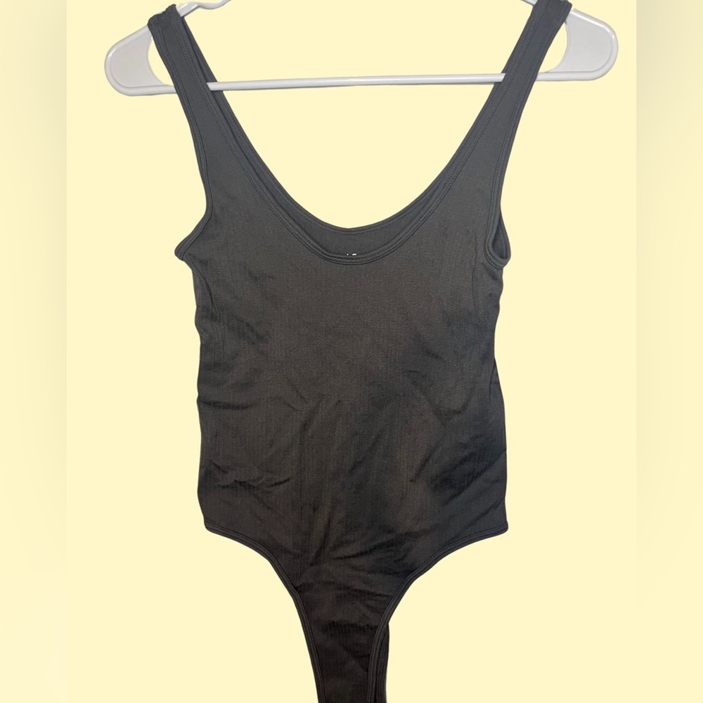 Active wear bodysuit